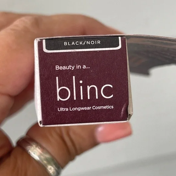 BLINC COSMETICS UltraVolume Tubing Mascara - Black - Picture 11 of 13
